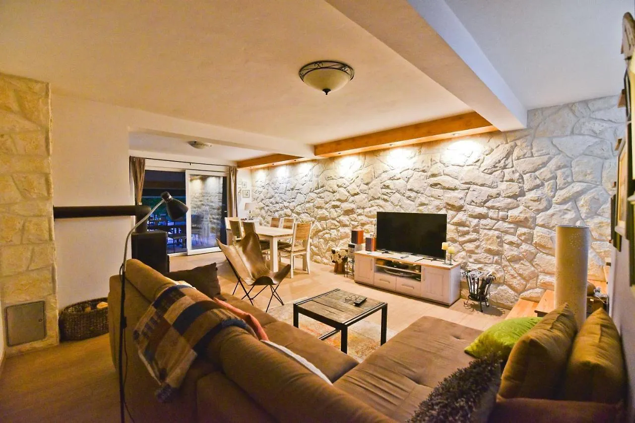 Holiday Home Taras Smilcic 0*,