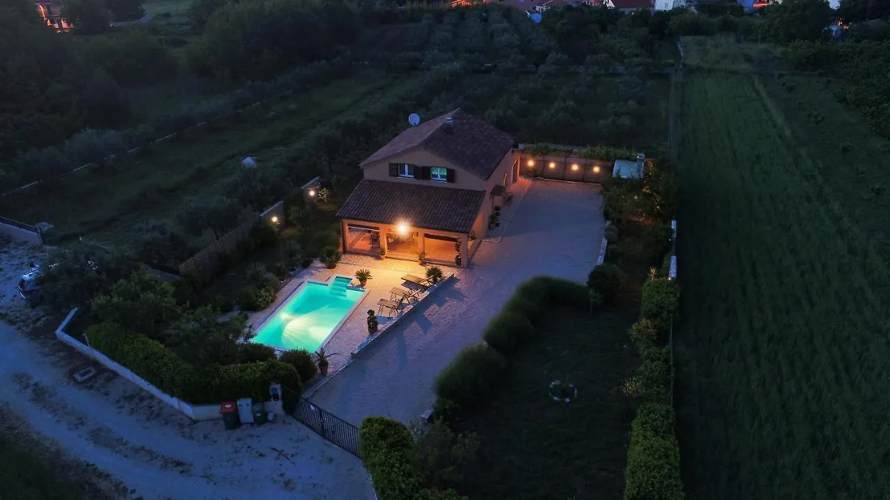 Holiday Home Taras Smilcic Croácia